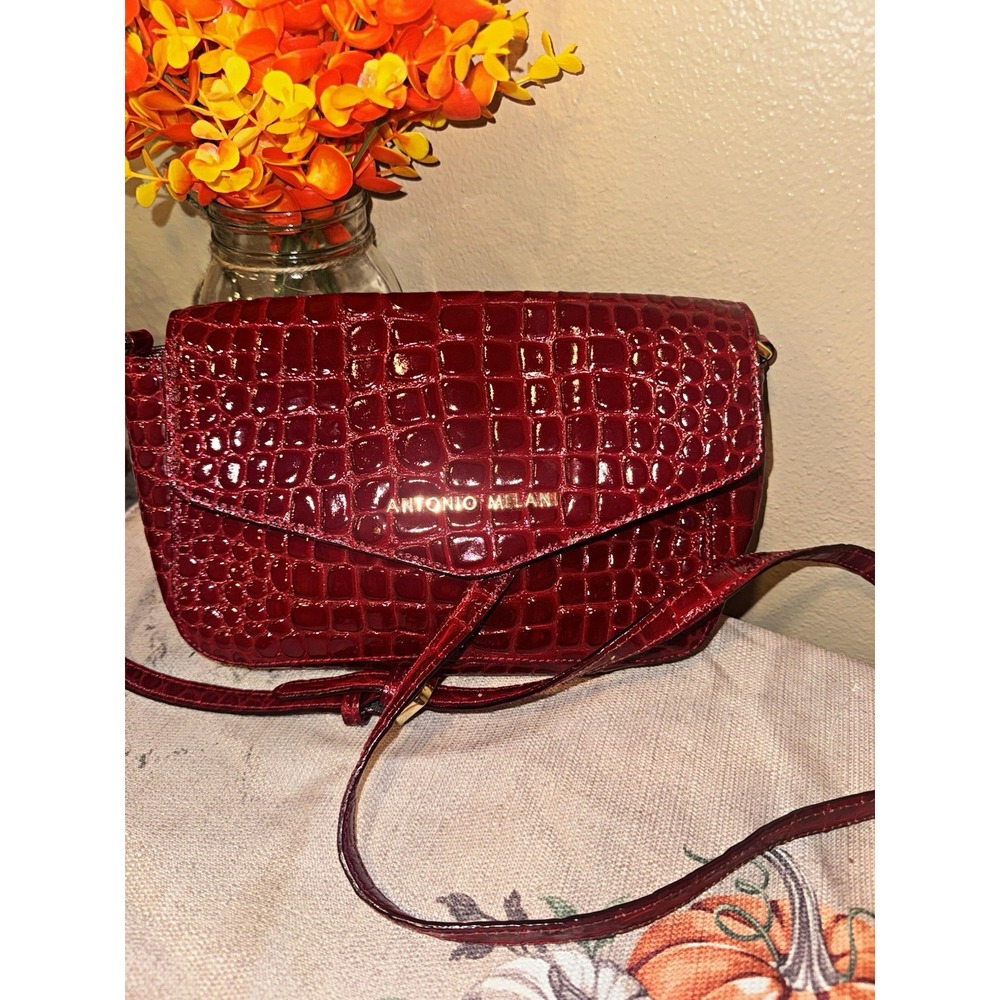 Antonio Melani red croc embossed 100% leather crossbody flap w/strap-gold